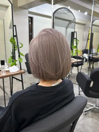 ミディアム カラー パーマ ヘアアレンジ メンズ キッズ ネイル マツエク・マツパ アイブロウ 切りっぱなしヘアボブ ミディアムヘアRYOのヘアスタイル