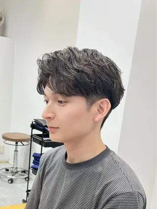 ショート パーマ メンズ calna by ELMO  上ノ井のヘアスタイル