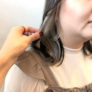 ミディアム カラー ショート/ウルフ ハイトーン/カイセイのヘアスタイル