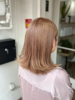 ミディアム カラー 西 千穂乃のヘアスタイル