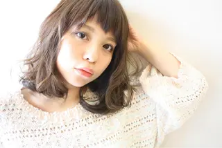 ミディアム セミロング カラー パーマ ヘアアレンジ tuuli トゥーリのヘアスタイル