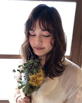セミロング 井上 真利のヘアスタイル