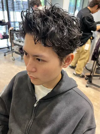 ショート パーマ メンズ 稲村侑斗ダウンパーマ メンズパーマのヘアスタイル