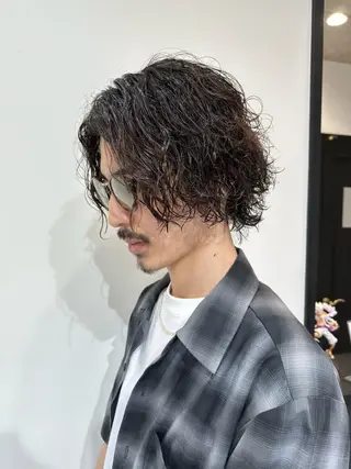 ショート パーマ メンズ ユウ🪄 パーマ指名No1のヘアスタイル