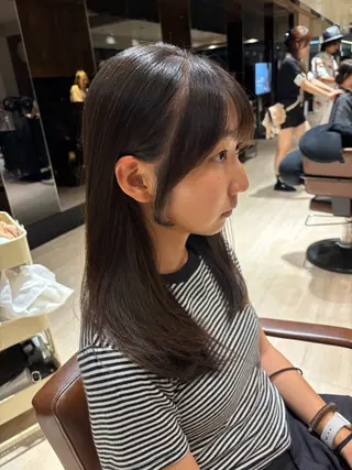 セミロング 穂積 未優のヘアスタイル
