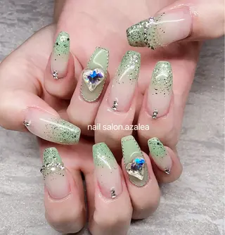 ネイル R inのネイルデザイン