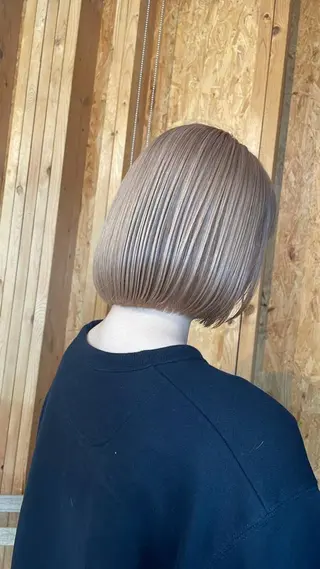 ショート ☘️レイヤー&ボブ× ハイトーン☘️初ボブのヘアスタイル