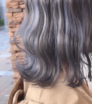 ミディアム カラー 髙井 麻帆のヘアスタイル