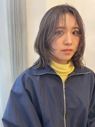 ミディアム カラー 💓パーマ，💗 レイヤーカットのヘアスタイル
