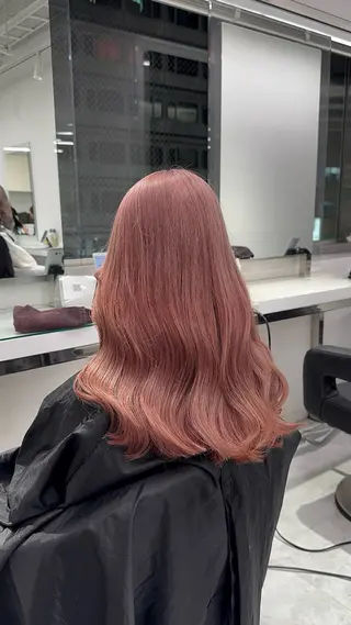 ロング カラー ヘアアレンジ ウルフカット×ハイ トーン職人🤍ゆうひのヘアスタイル