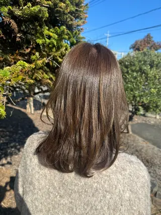 セミロング カラー 𝒇𝒍𝒂𝒕/ 𝐇𝐈𝐍𝐀のヘアスタイル