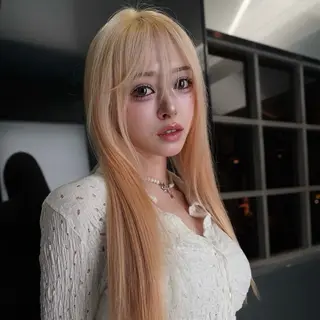 ロング カラー ケアブリーチ特化✨/ 艶カラー/エクステのヘアスタイル