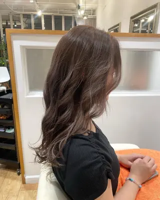 セミロング 松浦 愛利花のヘアスタイル