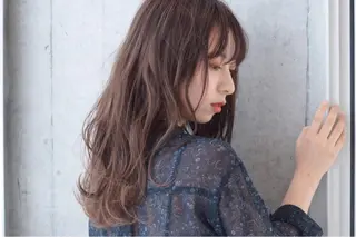 ロング hoNua. 栄/透明感カラーのヘアスタイル