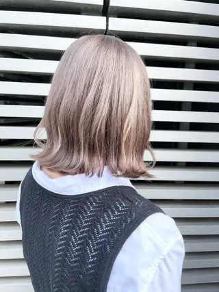ショート カラー 岩戸 新のヘアスタイル