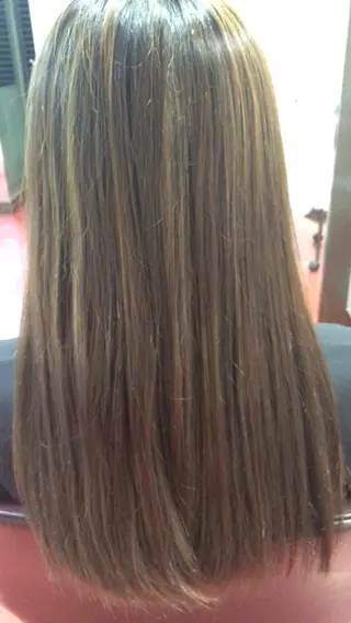 ロング カラー 大久保 遥日のヘアスタイル