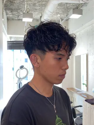 ショート パーマ メンズ レイヤーボブ/ 艶カラー/サナ🌼のヘアスタイル