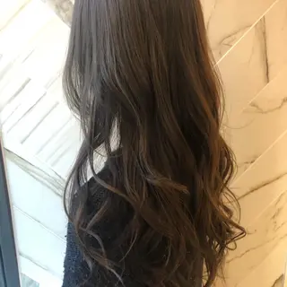 ロング カラー 藤田 歩美のヘアスタイル