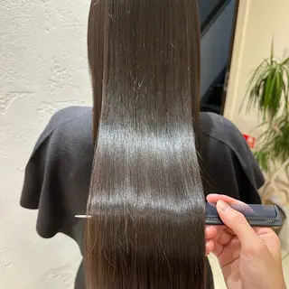 ロング Geniee horie所属・ともや 髪質改善縮毛矯正のヘアスタイル