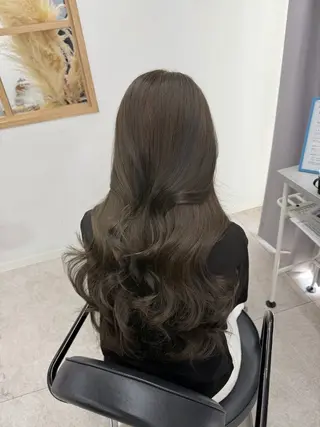 ロング カラー 柔らかオリーブ🌿 HIMARI🌻のヘアスタイル