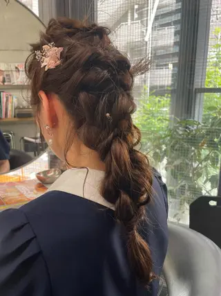 ロング ヘアアレンジ やすだ しおりのエステ・リラクイメージ