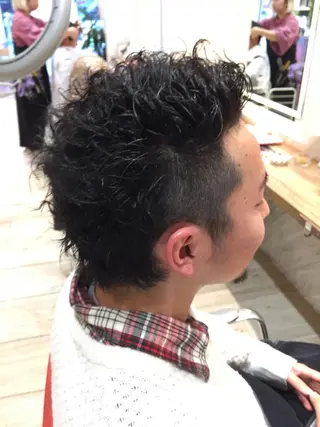 ショート パーマ メンズ 吉岡 三四朗のヘアスタイル
