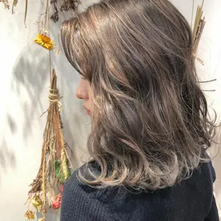 ロング カラー ヘアアレンジ ハイトーン特化 川井優汰のヘアスタイル