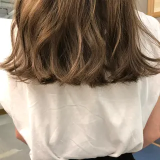 カラー 伊藤 由季のヘアスタイル