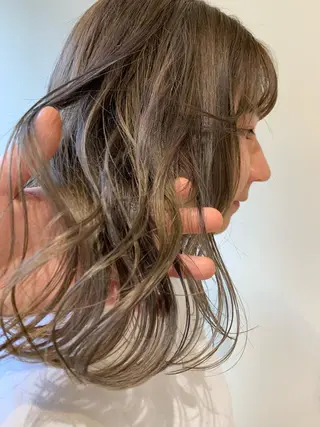 セミロング 鈴木 まりやのヘアスタイル