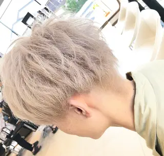 ショート カラー メンズ 手塚 亮汰のヘアスタイル