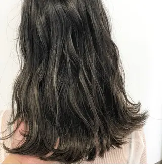 ミディアム カラー 三鷹で1番ショート ボブをカットする新谷のヘアスタイル