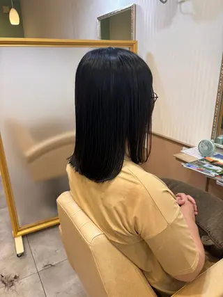 ミディアム 吉井 愛のヘアスタイル