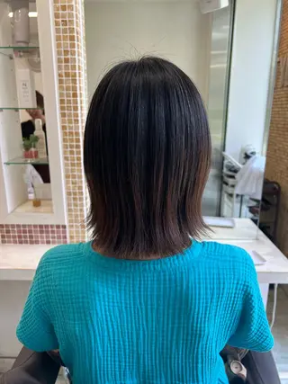 ミディアム 切りっぱなし/ レイヤー/ももかのヘアスタイル