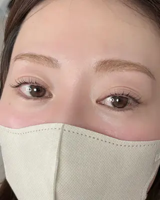 マツエク・マツパ 榊琴帆/美容師兼 アイブロウリストの眉毛・アイブロウイメージ