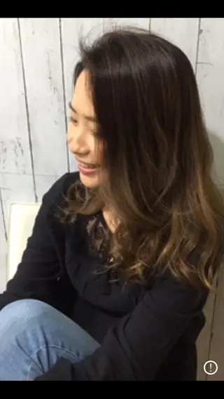 セミロング カラー 岩本 ヨシハルのヘアスタイル