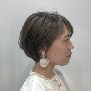 ショート カラー カトウ ユウカのヘアスタイル