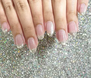 ミディアム BURGUNDY 🌹eriのネイルデザイン