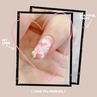 ネイル MoonNail ユリ🌸のネイルデザイン