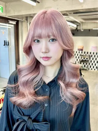 セミロング ☪️艶々ハイトーン coco🍀︎✨のヘアスタイル