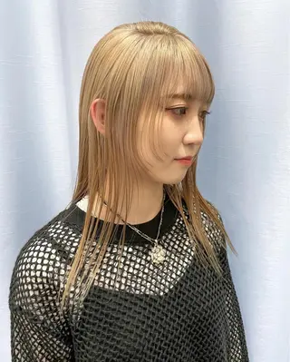 ミディアム カラー ブリーチ😼 ボブ✍️レイヤーのヘアスタイル