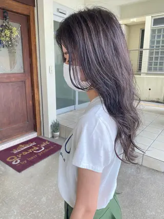 ミディアム カラー grand juteのヘアスタイル