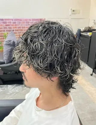 ミディアム カラー パーマ メンズ 💈メンズハイライト 南谷💈のヘアスタイル