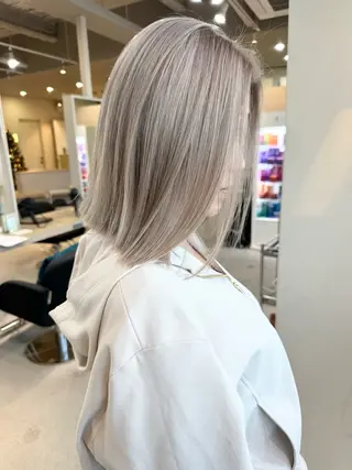 ショート カラー 井上 一平のヘアスタイル