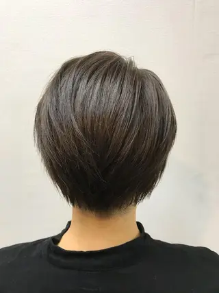 ショート カラー 吉森 満俊のヘアスタイル