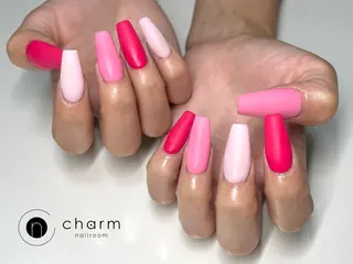 ネイル ネイルルーム チャームのネイルデザイン