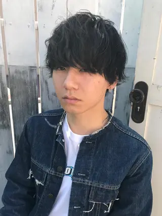 ショート カラー パーマ メンズ 平内 賢人のヘアスタイル