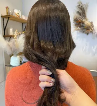 カラー 和田 紗弥香のヘアスタイル