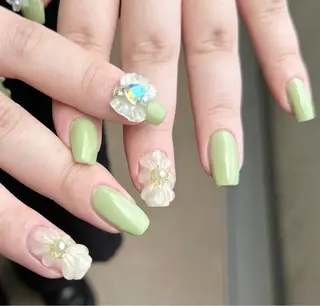 ネイル 新山 聖のネイルデザイン