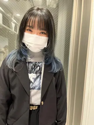 ミディアム ウルフカット/吉村 桃子のヘアスタイル