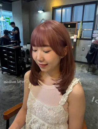 セミロング カラー 光本 杏のヘアスタイル